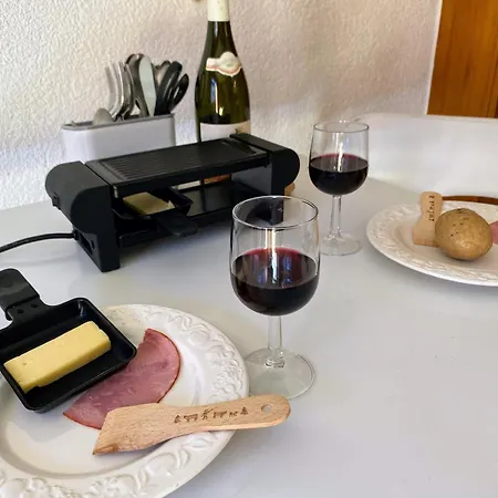 Jay - - Fully Equipped - Free Parking