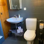 Jay - - Fully Equipped - Free Parking